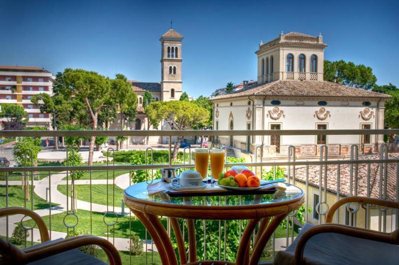 Hotel Jollino Pineto Bagian luar foto