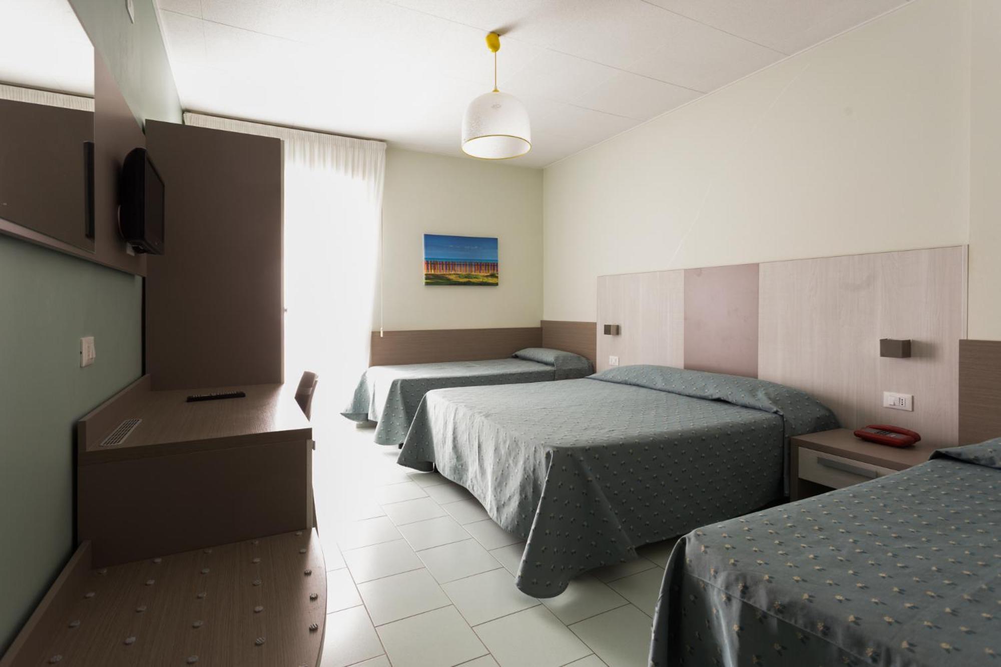Hotel Jollino Pineto Bagian luar foto