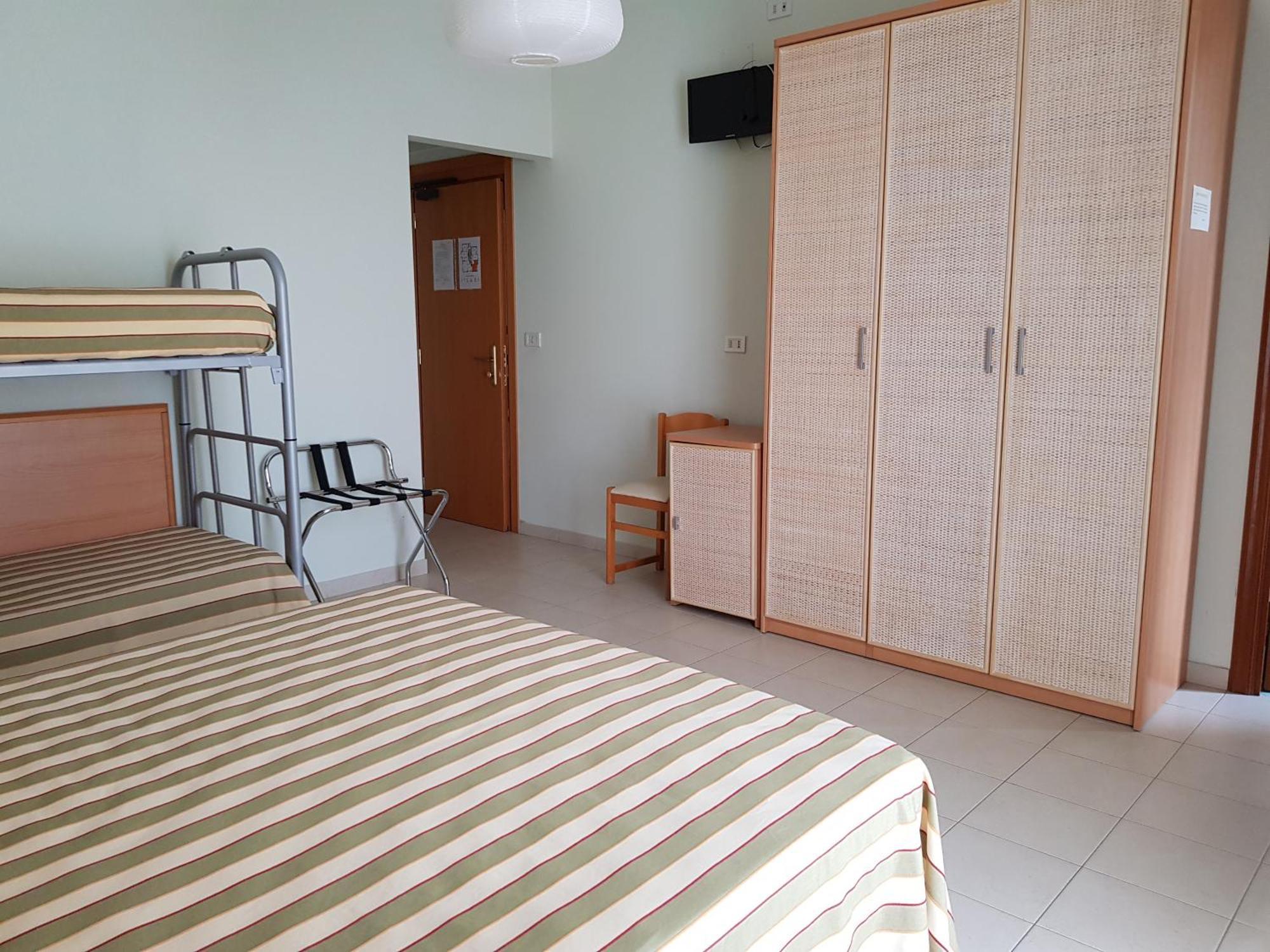 Hotel Jollino Pineto Bagian luar foto